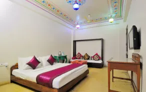 Jyoti Mahal A Royal Heritage Luxury Hotel - 05 Mins from Connaught Place & New Delhi Railway Station - Vue de la chambre