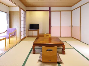 Kakeyu Onsen Kutsurogi No Yado Kuroiwa Ryokan - Chambre