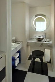 The Valorian Los Angeles, Curio Collection by Hilton - Chambre