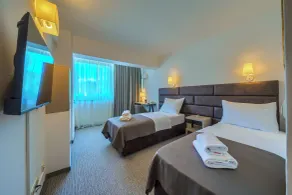 Hotel Alkar - Family Friendly Hotel with Pool in Sinj, Dalmatia - Chambre