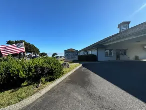Sunset Oceanfront Lodging - Hall