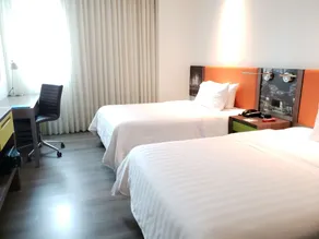 Hampton by Hilton Medellin - View from room