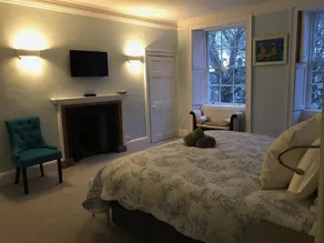 St James Square - Room