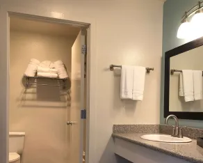SureStay Plus Hotel by Best Western Gold Beach - Salle de bain