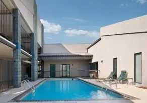 Executive Inn and Suites - Piscine