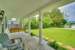Walk to Marina: Norris Lake Escape w/ Deck + Views - Innenbereich