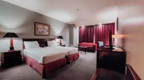 Surabaya Suites Hotel Powered by Archipelago - Room