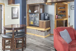 Ski Inn - Zona de estar del vestíbulo