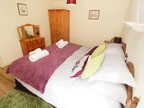 Tregoninny Vineyard and Woodland Farmhouse - Habitación