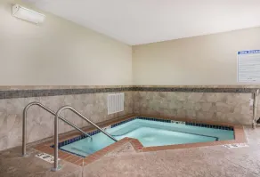 AmericInn by Wyndham Hartford SD - Pool