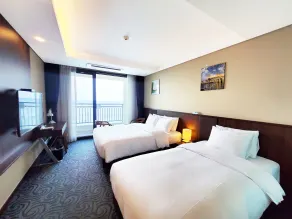 Ramada by Wyndham Gangwon Sokcho - Room