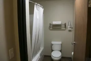 Travelodge by Wyndham Yuma - Bathroom