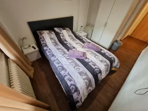 Apartment with two rooms and shared bathroom - Værelse