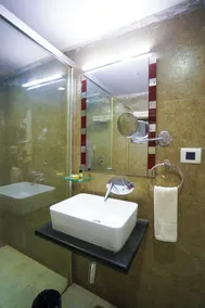 HOTEL FLORET INN - Bathroom