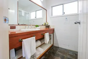 1770 Sovereign Lodge Retreat - Bathroom
