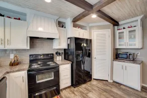Steps to WES Arena: Pet-friendly Cabin w/ Deck! - Interiør