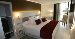 Hotel Cardenal - Room