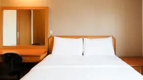 Extra Spacious and Homey 2BR at Kondominium Puncak Marina Apartment By Travelio - Zimmer
