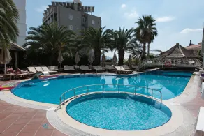 Hawaii Hotel - Basseng