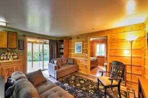 Peaceful, Quiet Seward Apt W/back Yard & Mtn Views - Innenbereich
