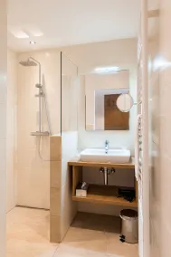 Einzelzimmer - Baño