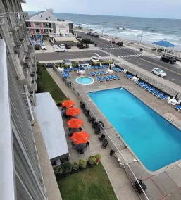 Acropolis Oceanfront Resort - Basseng