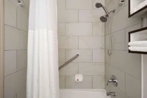 Howard Johnson by Wyndham Appleton - Salle de bain