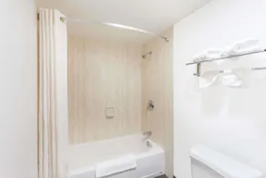 Super 8 by Wyndham El Cajon San Diego - Salle de bain