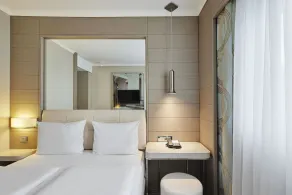 TITANIC Comfort Mitte - Room