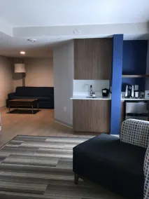 Holiday Inn Express & Suites Miami Airport East by IHG - Room