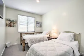 Spacious Surprise Home Near Sports Stadiums! - Værelse