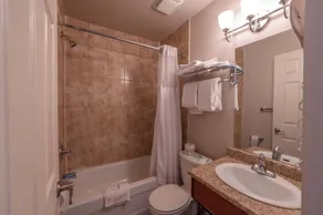 Sahara Courtyard Inn Penticton - Salle de bain
