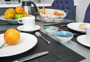 Hotel 100 Luxury Suites by Preferred - Restaurant