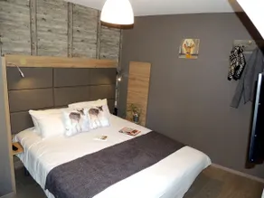 Logis Hôtel-restaurant Les Coudercous - Værelse
