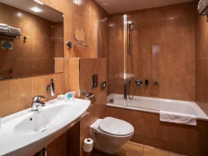 EA Hotel Sonata - Bathroom