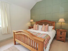 Almond - Room