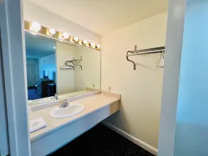 Rodeway Inn Garland Harbor Point - Bathroom