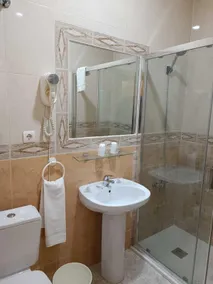 ROOMS Los MONTES - Bathroom