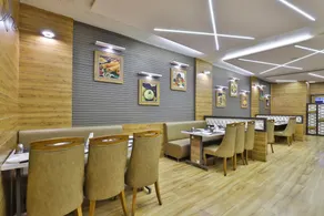 The Square Somnath - Restaurant