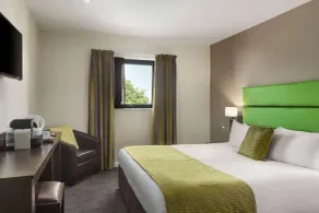 Redwings Lodge Birmingham - Room