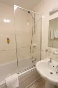 Everglades Hotel Widnes - Bathroom