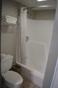 Days Inn by Wyndham Syracuse - Bagno