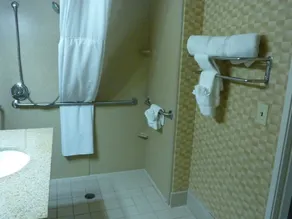 Wingate by Wyndham Erlanger - Florence - Cincinnati South - Salle de bain