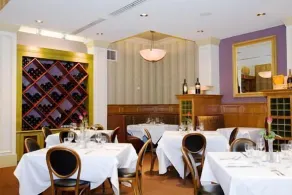 Carleton of Oak Park - Restaurant