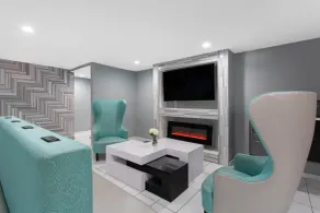 Clarion Pointe - Hall