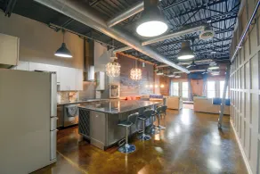 Urban Downtown Roanoke Loft w/ Private Hot Tub - Interior