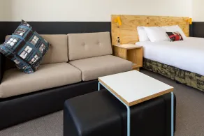 Atura Albury - Room