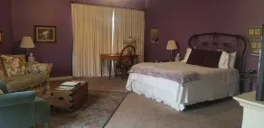 Downtown Guest Quarters Hotel - Rum