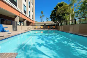 Holiday Inn Express Los Angeles LAX Airport by IHG - Piscina