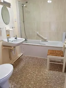 Avoncourt Lodge - Bathroom